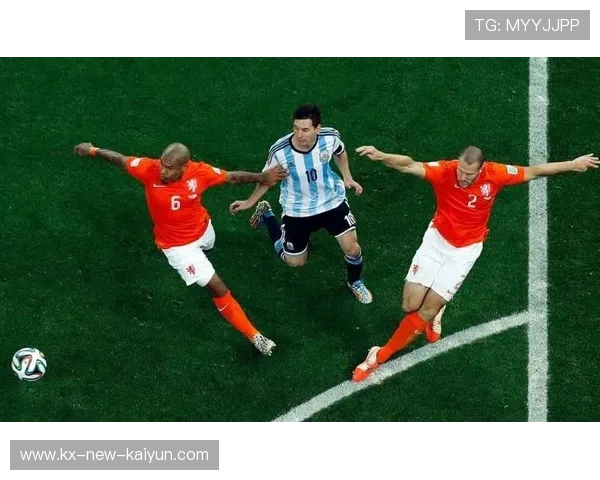 伊萨克反跑拉开防守